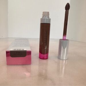 Beautyblender Bounce Deep‎ Mocha 4.75N concealer/highlight/contour